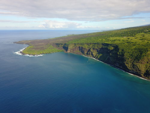 Aerial photo of Kealakekua Bay, Big Island, Hawaii and the Captain Cook Monument