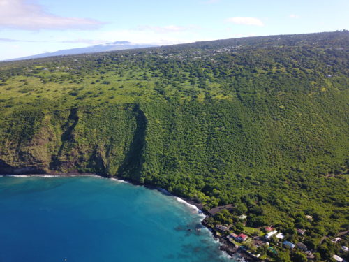 Aerial photo of Kealakekua Bay, Big Island, Hawaii and the Captain Cook Monument